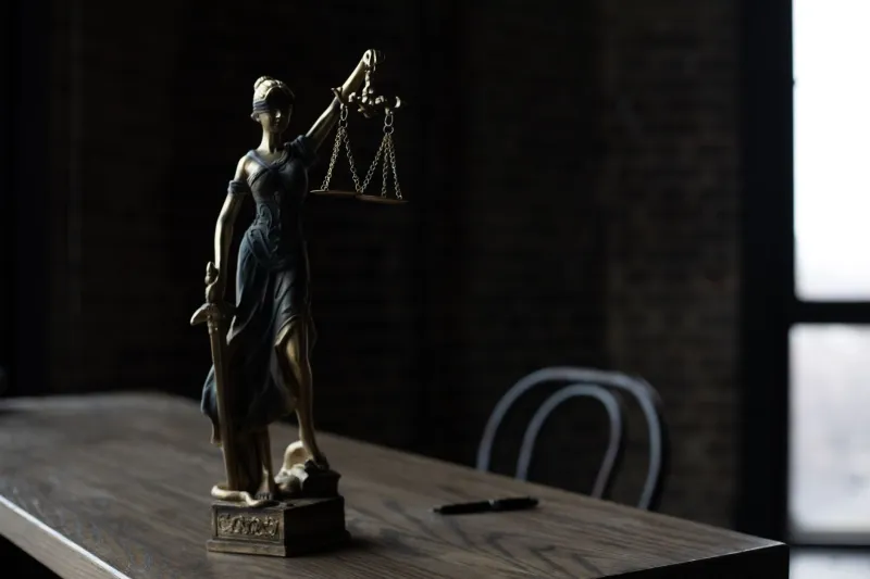 Buying the Narrative: How Courtroom Storytelling Became a Commodity Only the Wealthy Can Afford